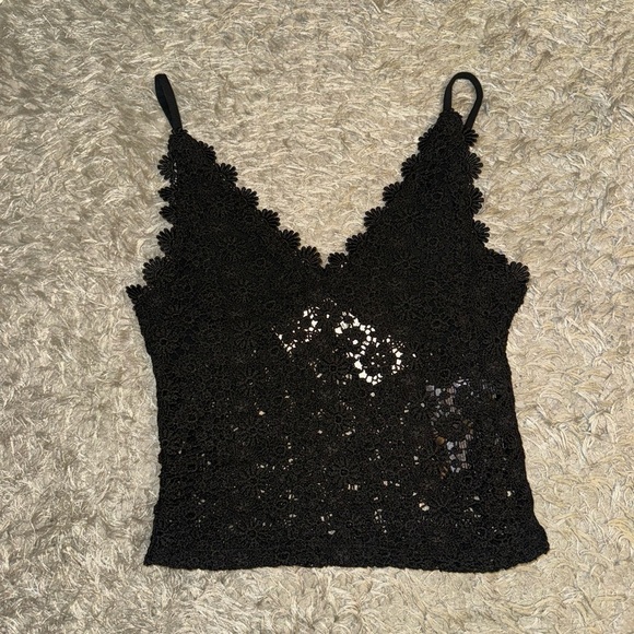 H&M Tops - H&M Black Crochet Cropped Tank!